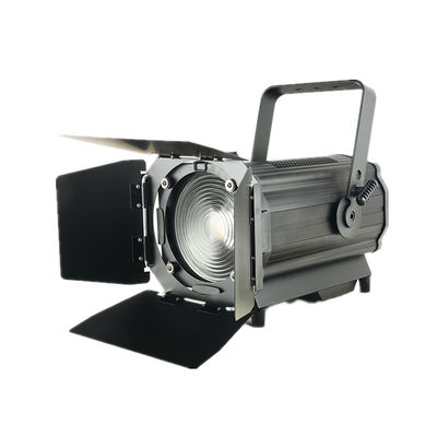 Un buen precio. 300W RGBAL LED Fresnel Spotlight 50K horas de vida útil Control DMX en línea